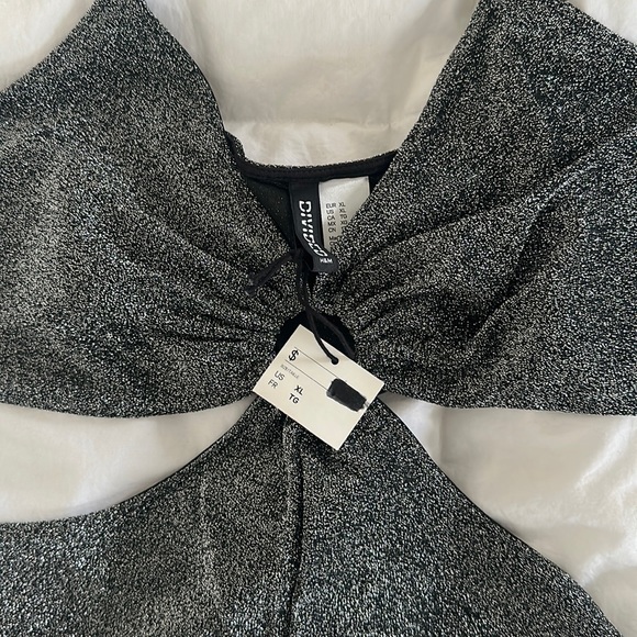 H&M Rompers - Picture 3 of 4